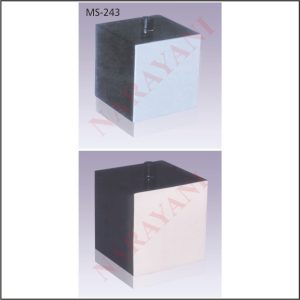 LESLIE CUBE