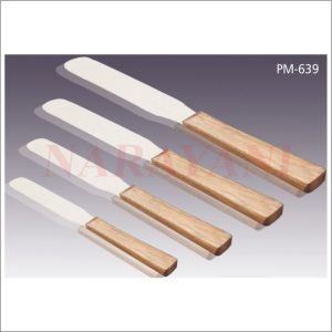 SPATULA WITH WOODEN HANDLE