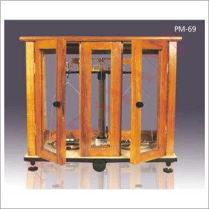 BALANCE ANALYTICAL, DOUBLE PAN, TRIANGULAR SHORT BEAM